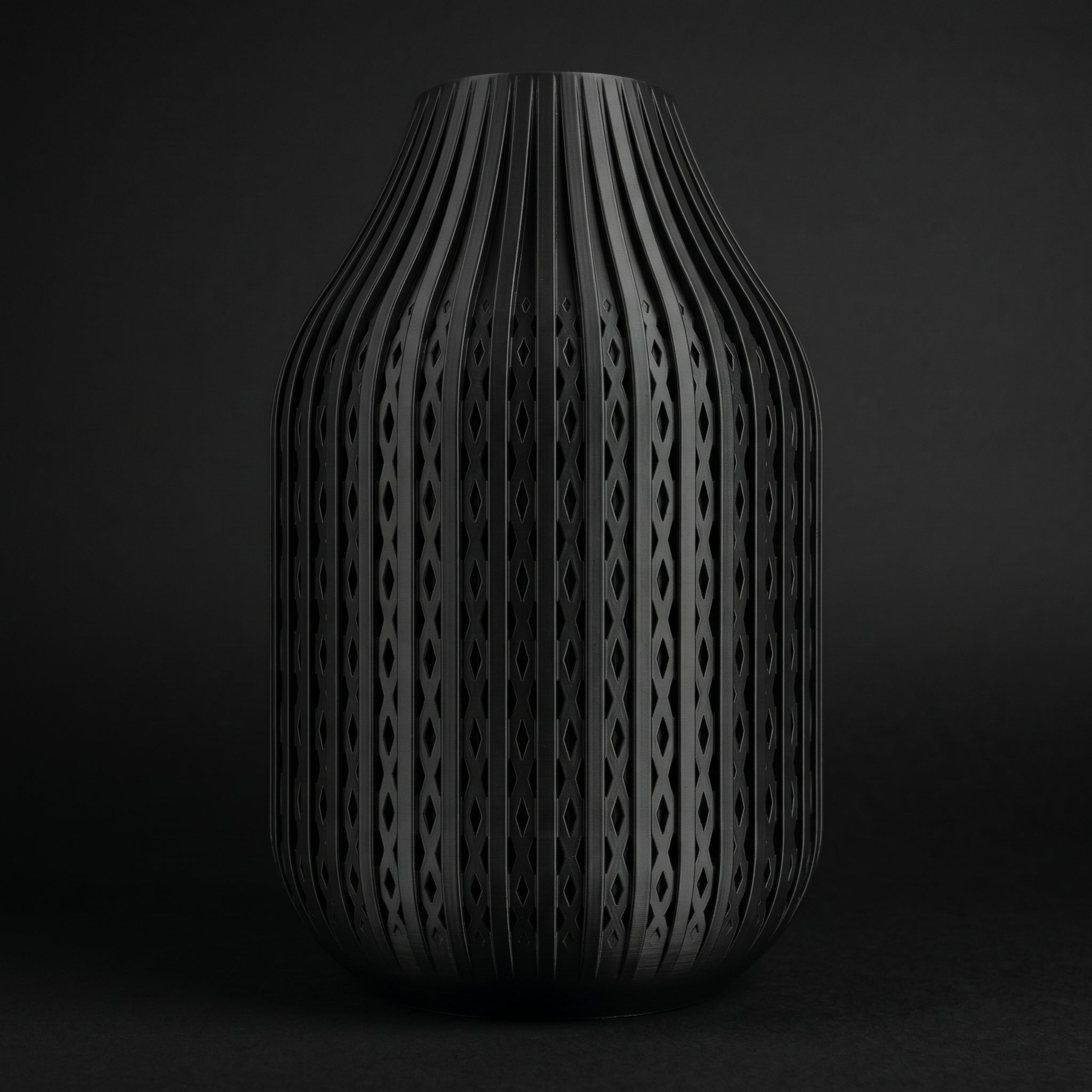 Vaso Karaf - Sculptural Presence - 160mm Preto — foto 23